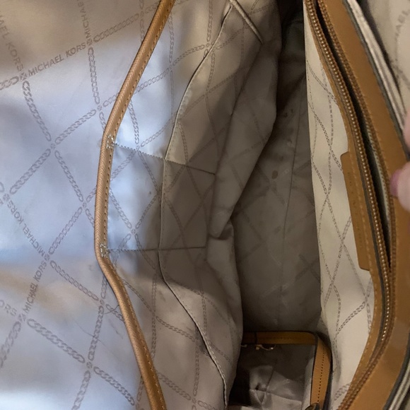 Micheal Kors Work/Laptop Tote - Picture 5 of 8